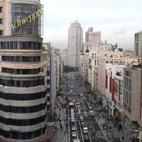 La Gran Vía de Madrid estrena imagen y apetece más pasear por ella