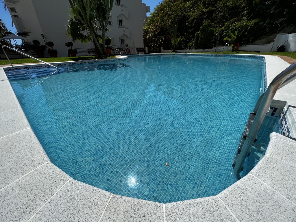 Puso una piscina desmontable y lo acribillaron a impuestos. Pero lo que ha ocurrido en Francia, también pasa en España 