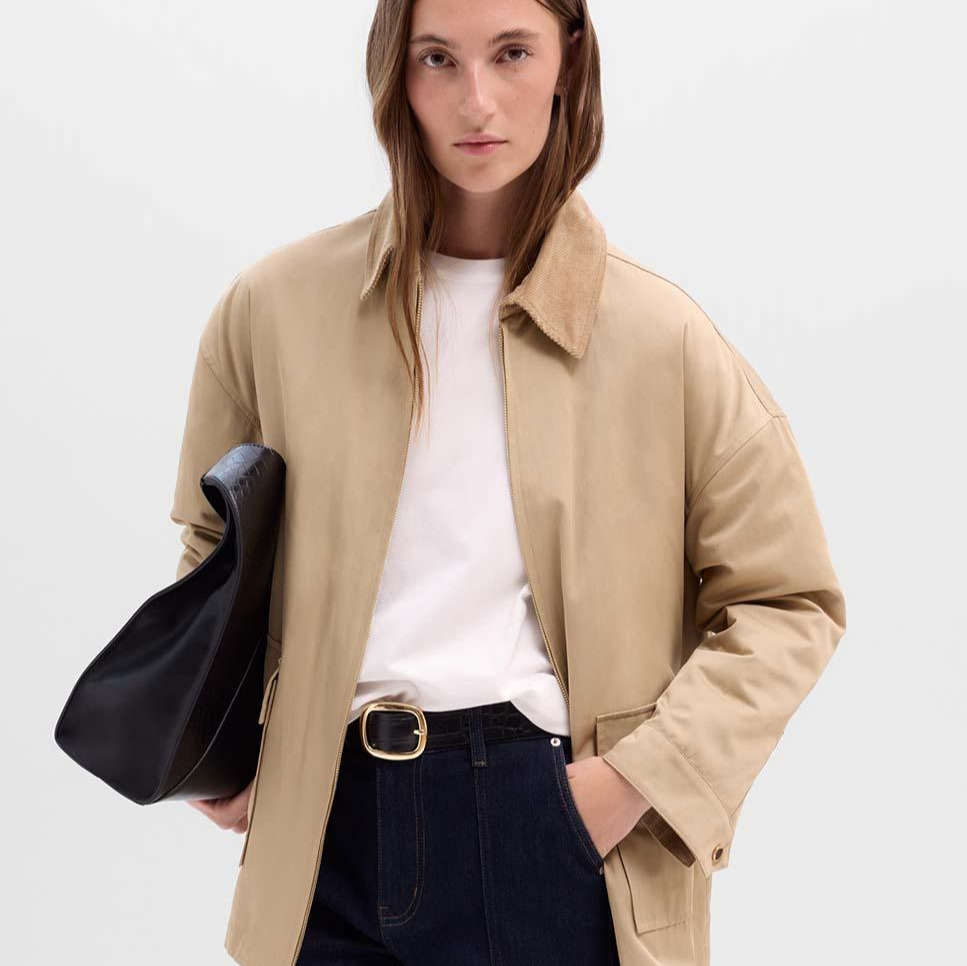 Simorra
Chaquetón de mujer corte recto cuello contraste