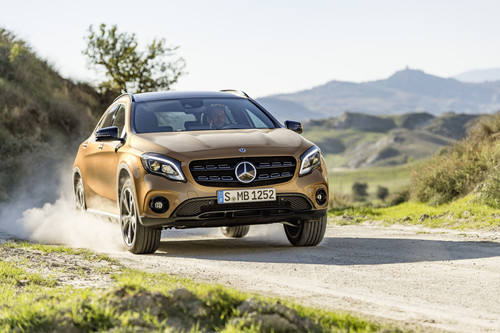 Mercedes-Benz GLA 2017: más equipamiento, nuevo motor y cambios estéticos para Detroit