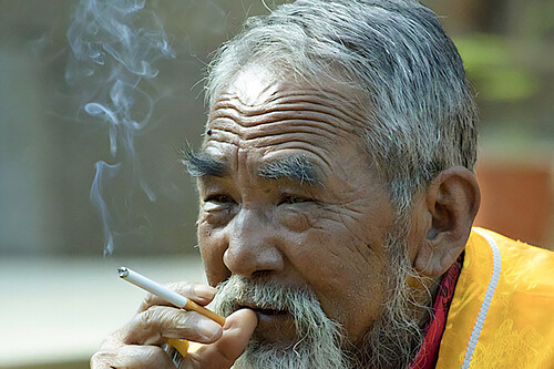 Si crees que en España tenemos problemas con el tabaco, en China tienen uno mayor al querer prohibirlo