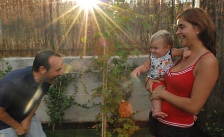"La dedicación a la crianza de mi hijo me está ofreciendo mucho a nivel personal". Entrevista a Jose Ernesto Juan, fundador de la Asociación Besos y Brazos