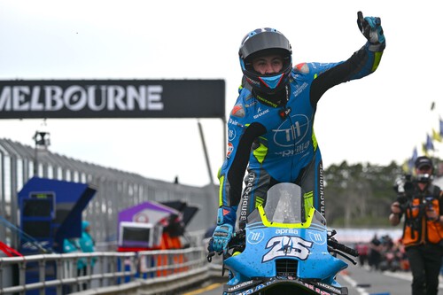 ¡Increíble! Raúl Fernández gana su primera carrera de MotoGP en Australia y eleva a la gloria al Trackhouse 