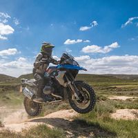 Una moto híbrida de BMW está en el horno, con dos motores eléctricos (y quizá un tercero)