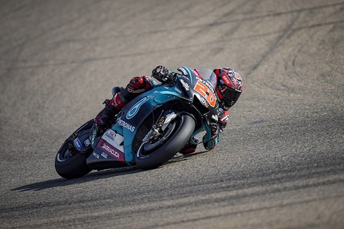 Fabio Quartararo lidera el festival de Yamaha en Buriram pero Marc Márquez amenaza