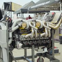 Cuando un motor 9.7 V12 de 700 CV no es suficiente, alguien añade cuatro turbos y suena a puro miedo