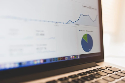 Esto es lo que tienes que tener en cuenta si necesitas un portátil para trabajar en casa