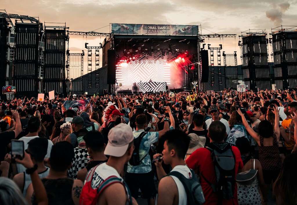 Primero fueron los cines, ahora los conciertos: ya es legal meter tu propia comida y bebida dentro de los festivales