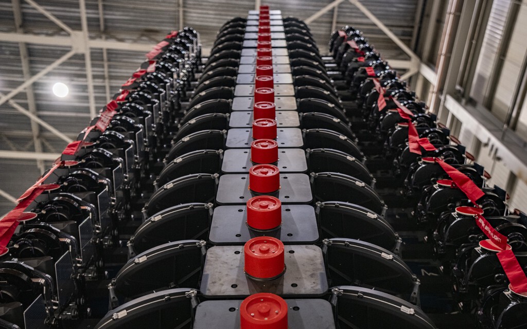 SpaceX ya tiene en órbita los primeros satélites Starlink de cobertura celular: funcionan con cualquier móvil 4G y 5G 