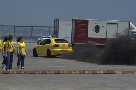 Partículas en suspensión en el escape de un coche diésel