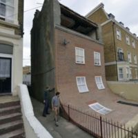 Esta casa deslizante te parecerá imposible y está en Inglaterra 