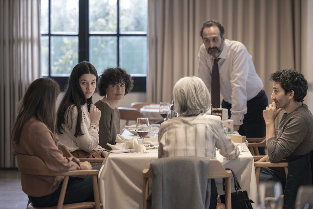 Soy misionero y acabo de ver 'Los domingos'. Más allá del debate sobre la vocación religiosa, la película esconde a plena vista una pelea universal