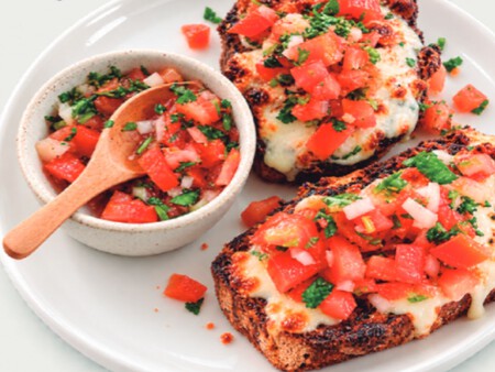 3 desayunos fáciles de hacer con pan de caja: desde molletes hasta un delicioso danés con salmón