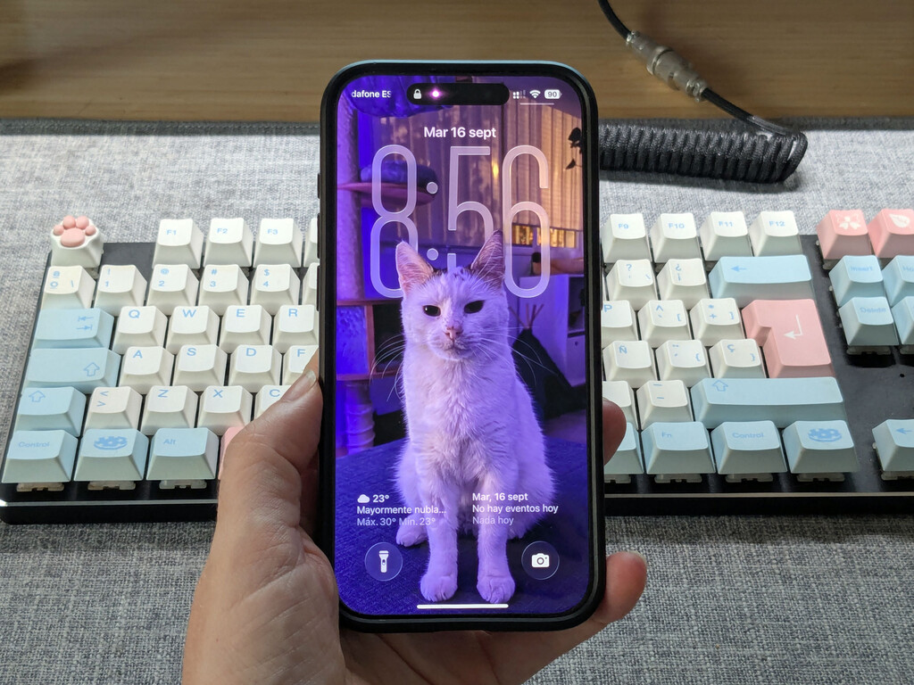 He probado iOS 26 por primera vez y he quitado los iconos transparentes en minutos, pero Liquid Glass es mucho más que eso