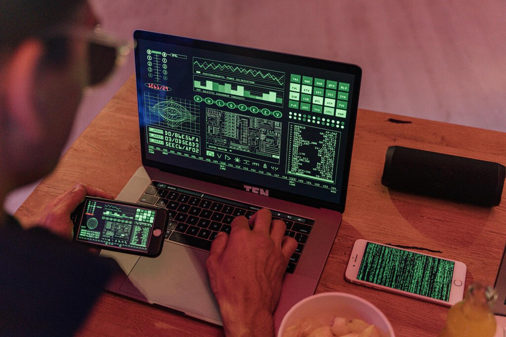 Puede que tu VPN esté filtrando tus DNS y tu dirección IPv6 y es un problema serio: así puedes comprobar que no está pasando