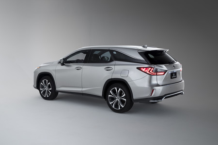 Lexus RX 450h L trasera tres cuartos