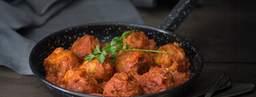 Receta de albóndigas en salsa de tomate, un plato de lo más tradicional que sabe a día de fiesta