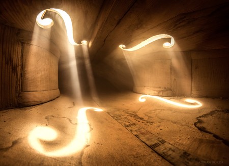 ‘Inner Perspective’, las sugerentes fotos de Adrian Borda que nos muestran el interior de instrumentos musicales