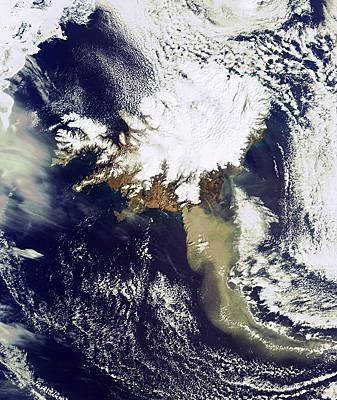 El volcán islandés Eyjafjallajoekull visto desde el espacio