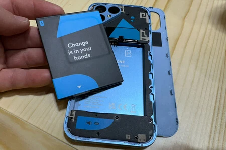 Los Fairphone hacen muy sencillo el cambio de batería