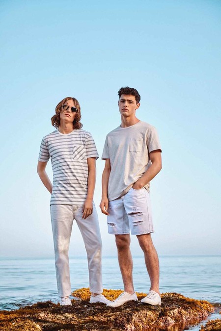 Lefties recibe el verano con tonos claros, denim roto y una actitud relajada