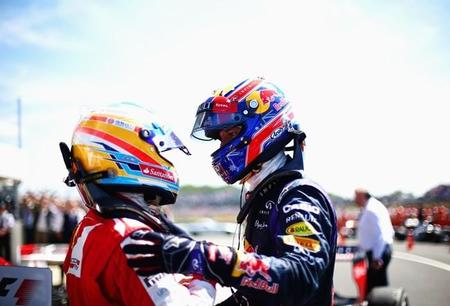 Fernando Alonso y Mark Webber reciben una reprimenda por el paseo en Ferrari