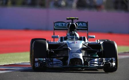 Nico Rosberg, el cuidador de neumáticos, salva el día con un segundo puesto