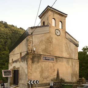 Cómo transformar una iglesia en ruinas en Vizcaya en una espectacular casa de diseño