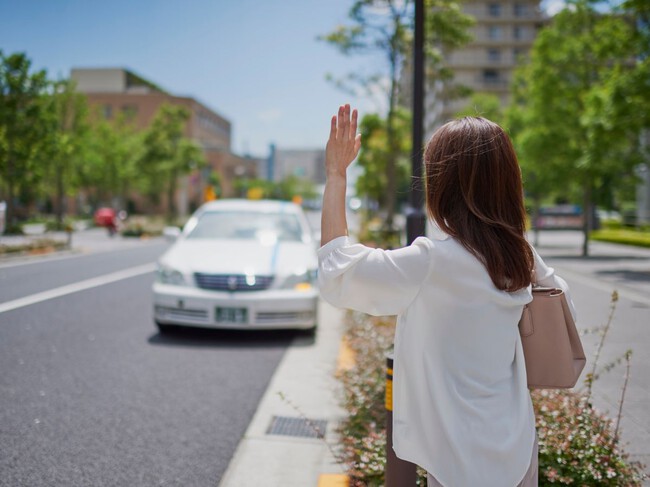 Mientras Uber sigue peleando con los aeropuertos en México, Jalisco lo tiene claro: "vamos a permitir el uso de apps"