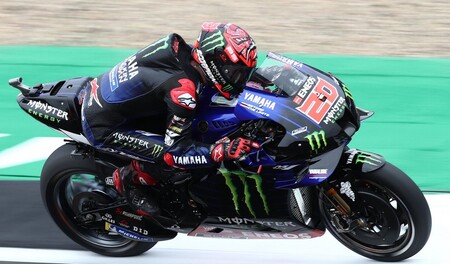 Fabio Quartararo se recupera de su gran susto asustando al resto y duro palo para Marc Márquez en Silverstone