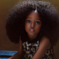 Es nigeriana, tiene cinco años y los internautas la han catalogado como "la niña más guapa del mundo"