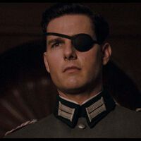 Tom Cruise se implicó tanto en su papel de ‘Valkiria’ que insistió en vestirse solo con los tres dedos de su mano izquierda