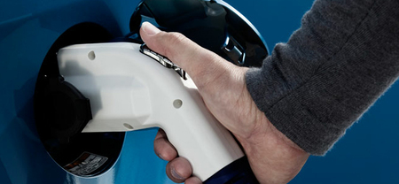 Thales España prepara una aplicación sobre vehículos eléctricos y puestos de recarga destinada a nuestro mercado