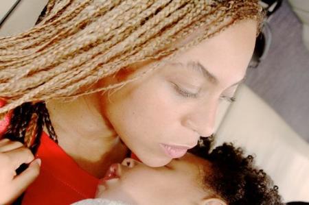 Vas a morir de amor con la nueva foto de Beyoncé con su hija