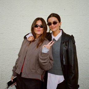 El nuevo lanzamiento de Skechers reta a las botas de agua: así son las zapatillas impermeables color gris pizarra híper cómodas 