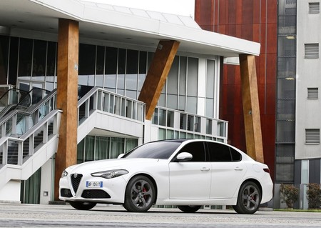 Alfa Romeo Giulia 2016 1024 03
