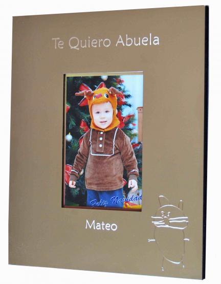 Marco de fotos personalizado con una frase, un dibujo y el nombre del niño