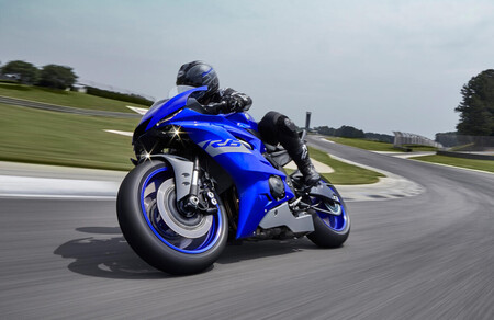 Yamaha R9 2 2024