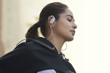 Powerbeats 02