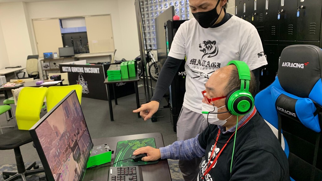 Tiene 76 años y está entrenando para un torneo profesional. Son los esports para mayores de 60, un fenómeno en Japón que comenzó en Europa . Noticias en tiempo real
