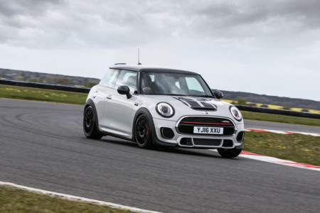 El MINI John Cooper Works Challenge es otro juguete ideal para track-days
