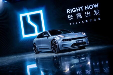 El Zeekr 001 es un nuevo coche eléctrico chino del gigante Geely: 536 CV y gran autonomía para luchar con el Tesla Model S