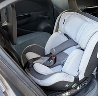 Acabo de ser padre y me he dado cuenta de que hay una serie de accesorios que son obligatorios en el coche. Y no hablo de la sillita