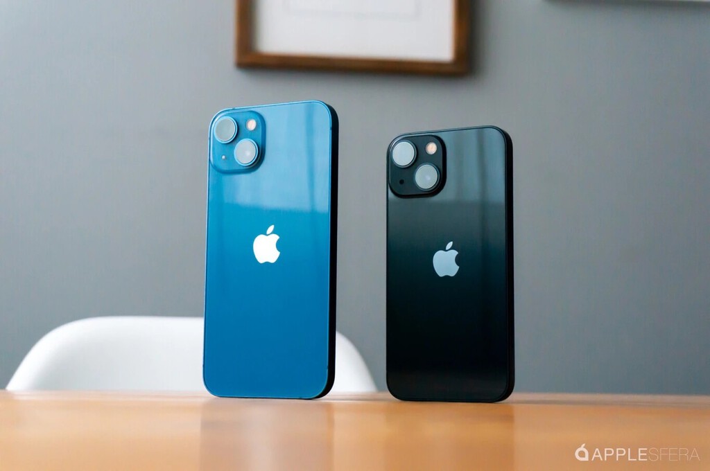 Las estimaciones de Canalys revelan un iPhone 13 que arrasa más de lo esperado y un 13 mini con motivos para desaparecer Las estimaciones de Canalys revelan un iPhone 13 que arrasa más de lo esperado y un 13 mini con motivos para desaparecer