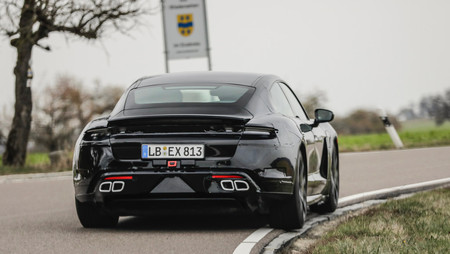 El Porsche Taycan, primer coche eléctrico de la marca, tendrá una red de supercargadores en Japón