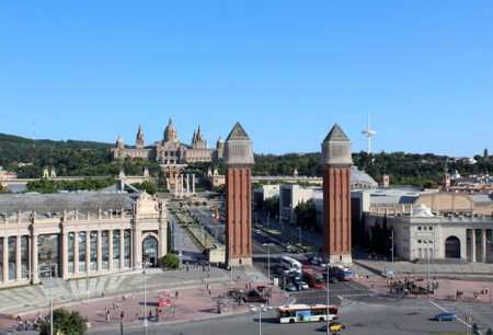 Cataluña gravará los vehículos que emitan más CO₂, mientras Barcelona estudia 'eliminar' los coches viejos