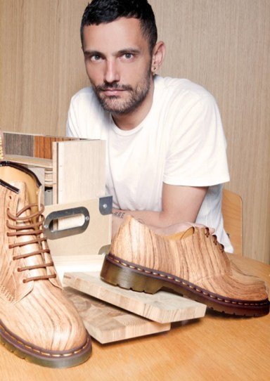 Dr. Martens y David Delfin unidos por una bota... de madera