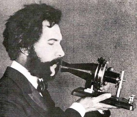 Inventor del teléfono por sólo 2 horas de ventaja