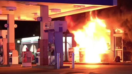 ガソリンスタンド火災