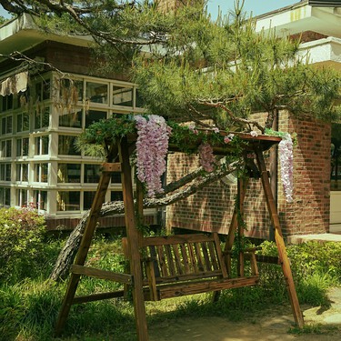 Lidl planta cara a Ikea y rebaja un sofá cama ideal para las siestas de verano en el jardín, el patio o la terraza 